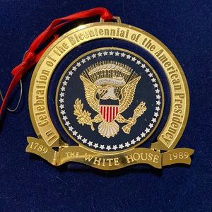 BICENTENNIAL OF THE AMERICAN PRESIDENCY 1789-1989 Brass Finish Ornament in box